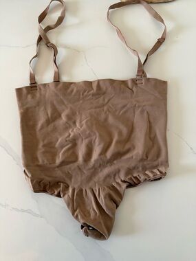 Skims Brown Seamless thong Adjustable Straps